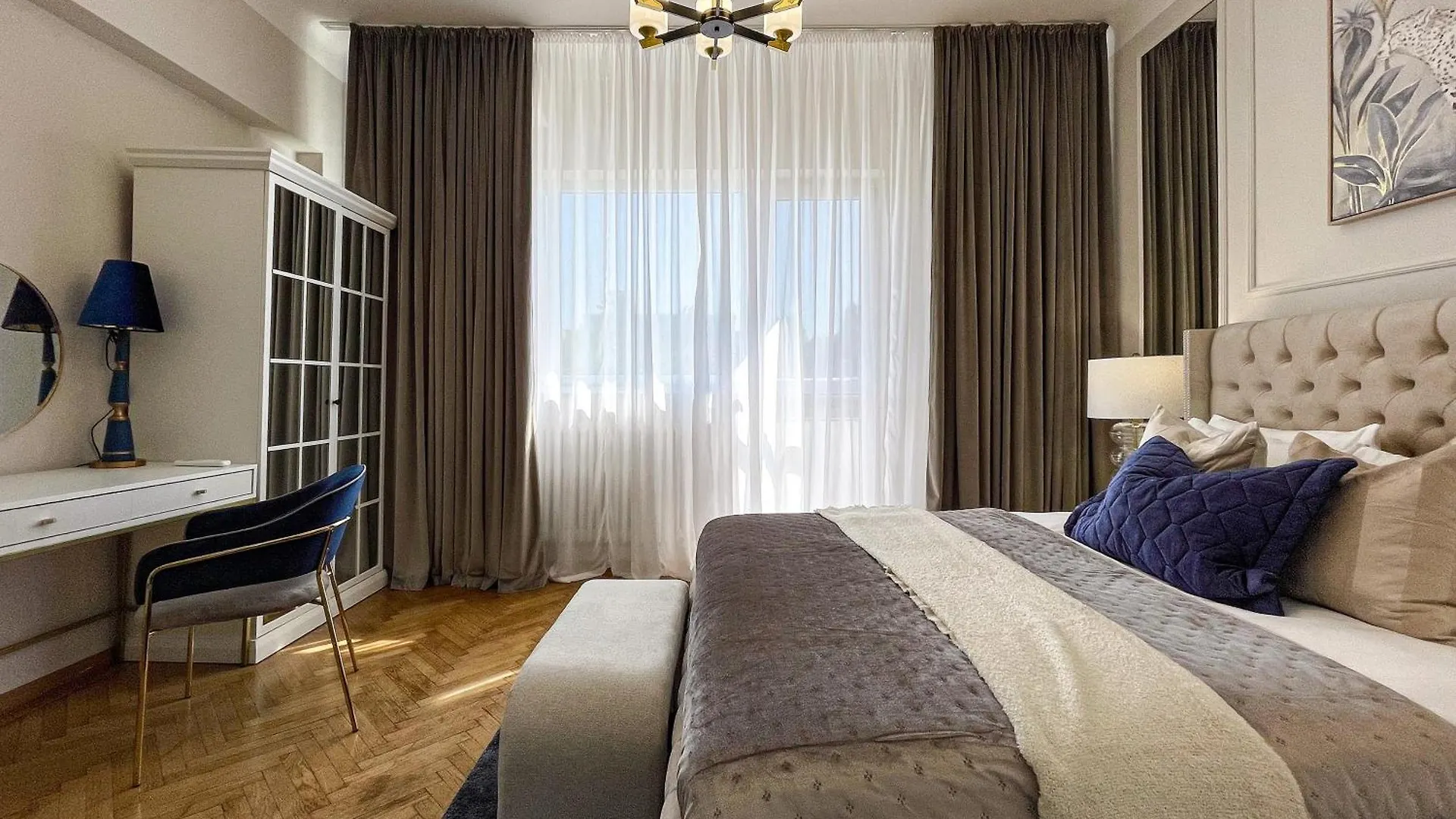 Qult - Cloud Atlas Bucharest Apartment