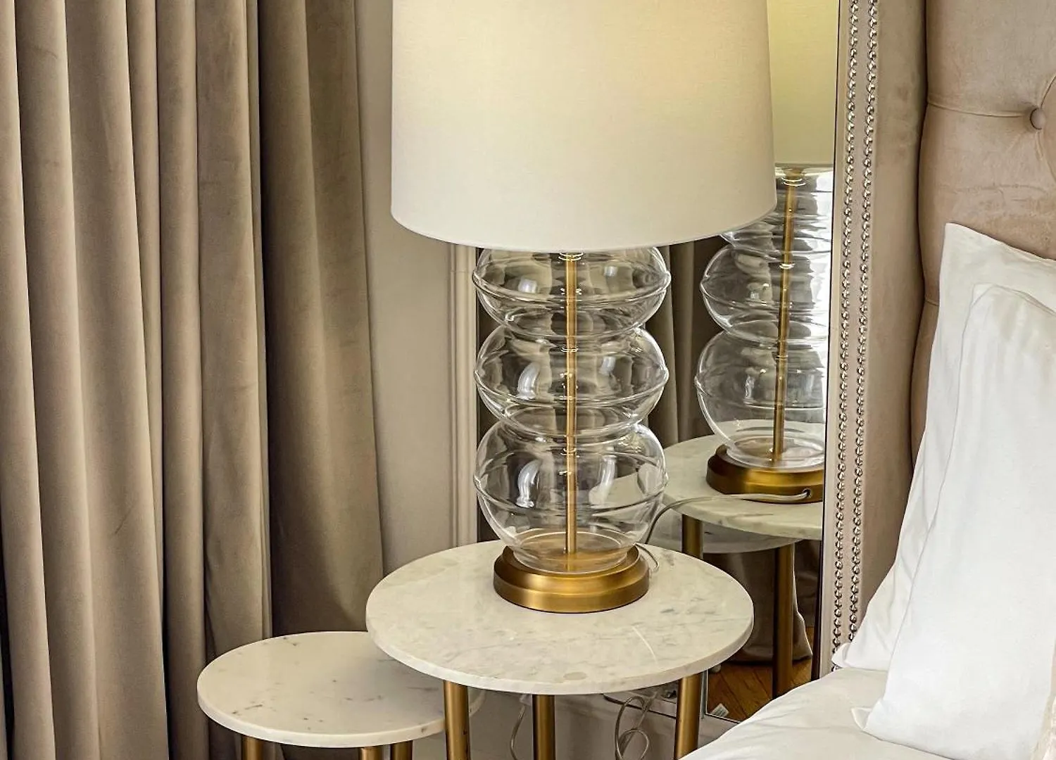 Qult - Cloud Atlas Bucharest Apartment